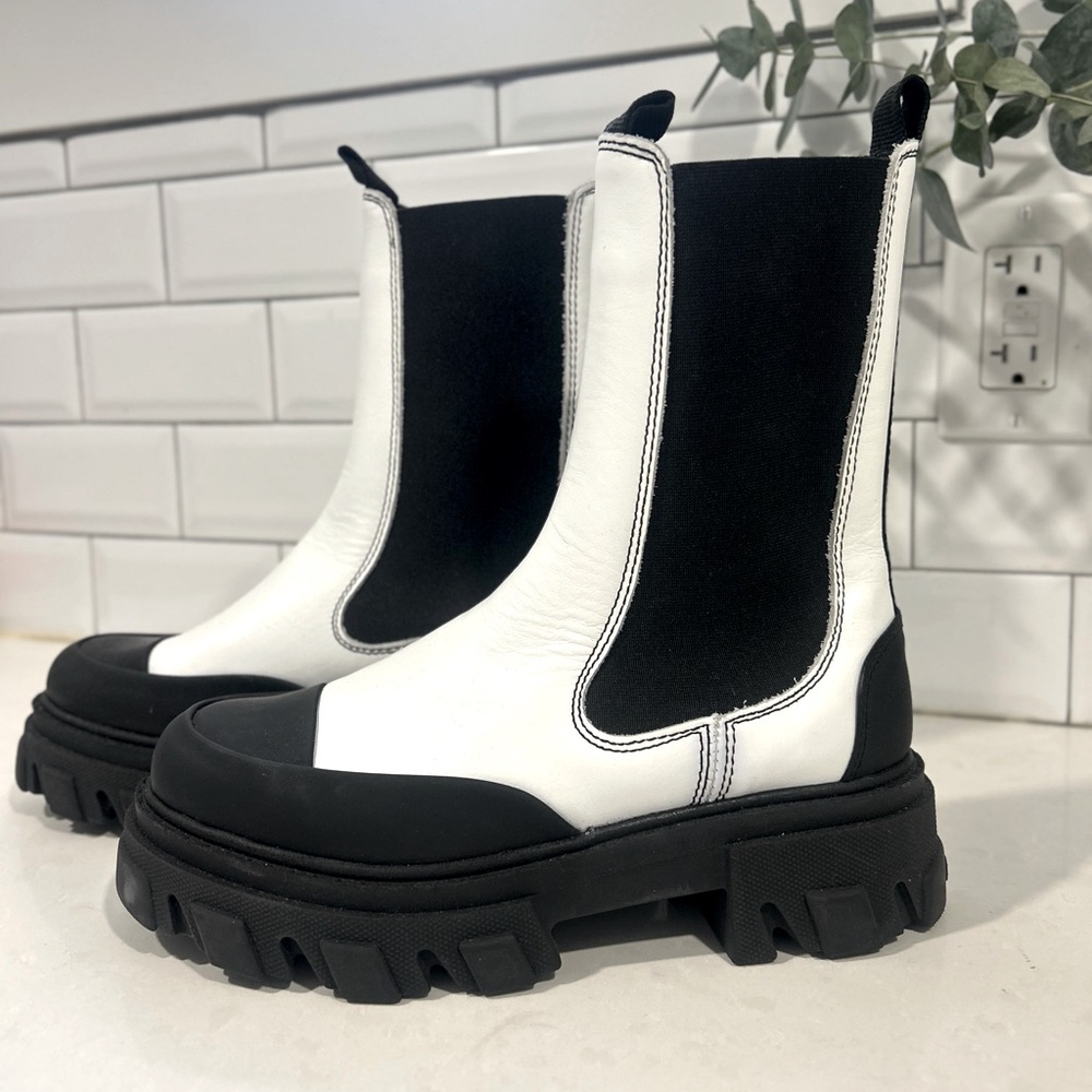 GANNI CHELSEA BOOTS